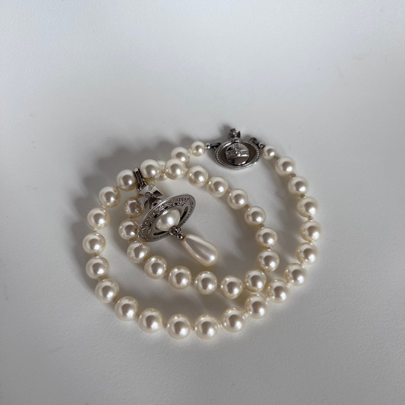 *SOLD* AUTH Vivienne Westwood One Row Pearl Choker - Picture 3 of 6